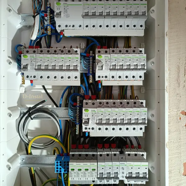 komplekowa-realizacja-instalacji-elektrycznej-hydraulicznej-alarmowej-teletechnicznej-Bialystok-D-In (4)